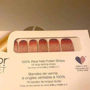 Color street nuclear fuchsias